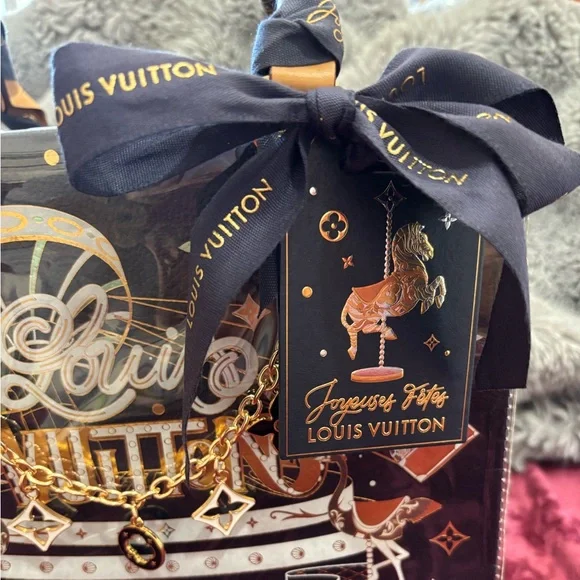 Louis Vuitton Black and Gold Tote Bag - Picture 3 of 12